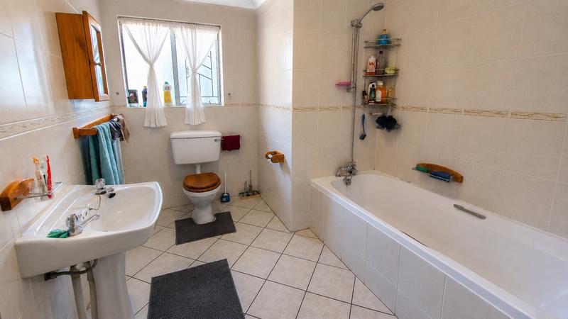 3 Bedroom Property for Sale in Pellissier Free State